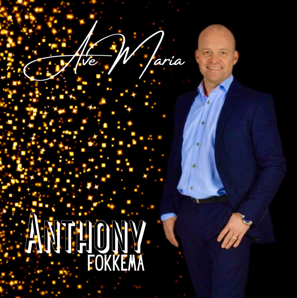 Anthony Fokkema weet de mensen te raken met ‘Ave Maria’