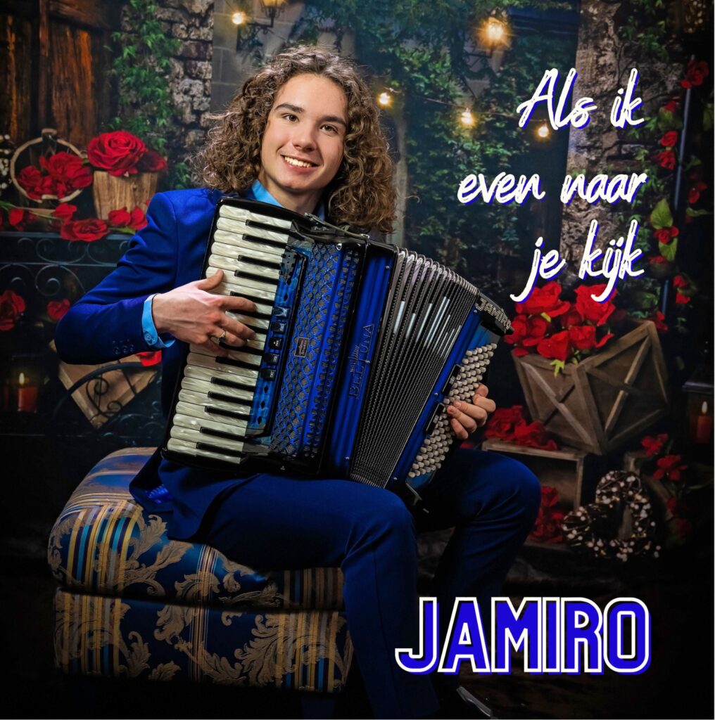 Nieuw talent Jamiro laat zien en horen dat hij kan spelen met de toetsen van de accordeon